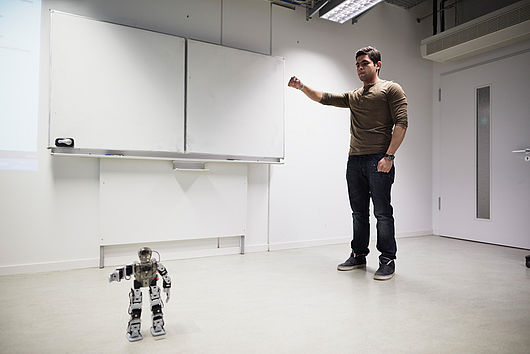 Gestensteuerung mit einem Roboter